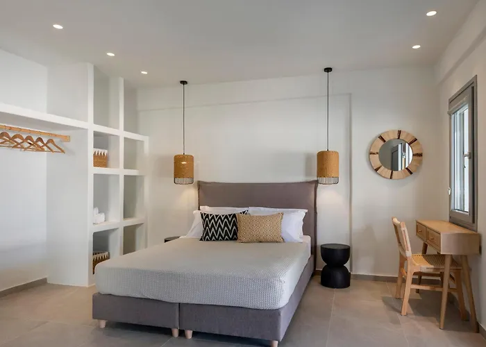 Aparthotel Paranthos Island Living