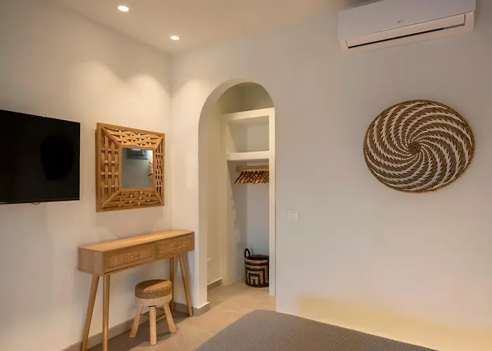 Paranthos Island Living Aparthotel 4*