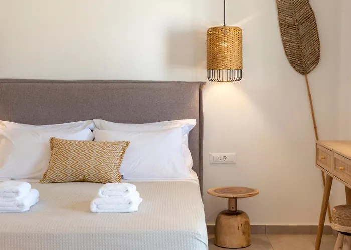 Aparthotel Paranthos Island Living 4*