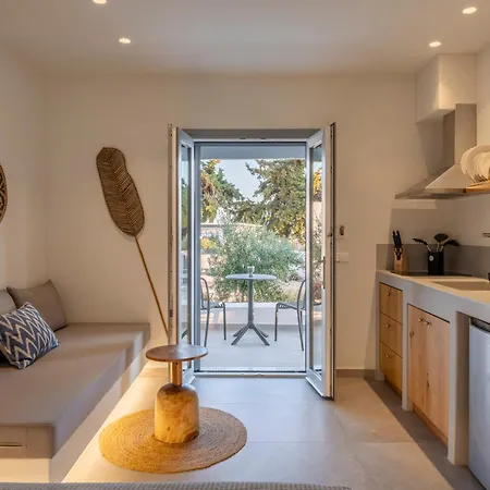 Paranthos Island Living Aparthotel 3*