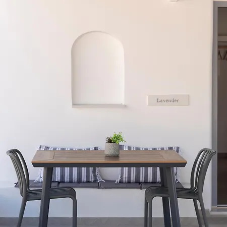 Aparthotel Paranthos Island Living 3*