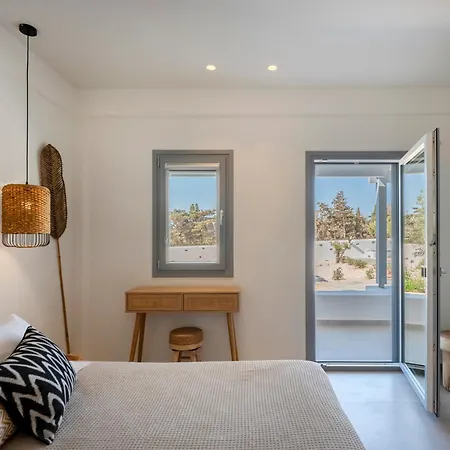 Aparthotel Paranthos Island Living 3*