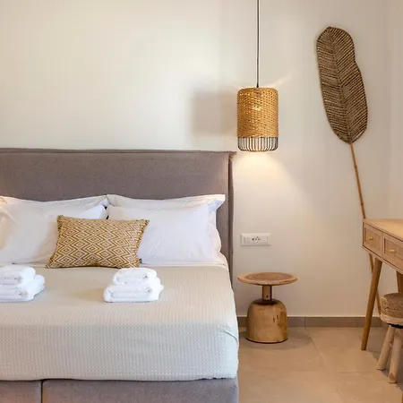 Aparthotel Paranthos Island Living 3*