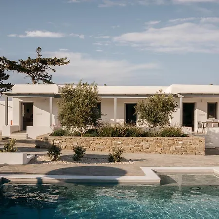 Aparthotel Paranthos Island Living 4*