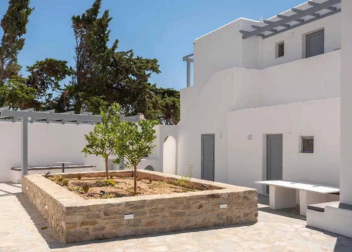 Aparthotel Paranthos Island Living